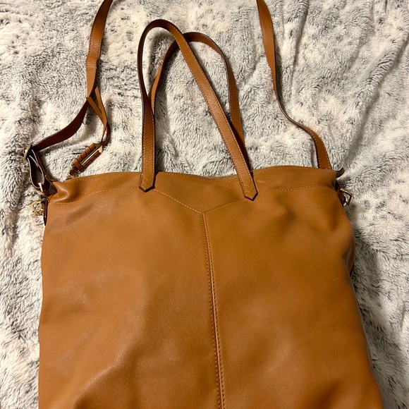 STELLA & DOT Covet Kensington leather tote bag in 'saddle' brown - Picture 3 of 6